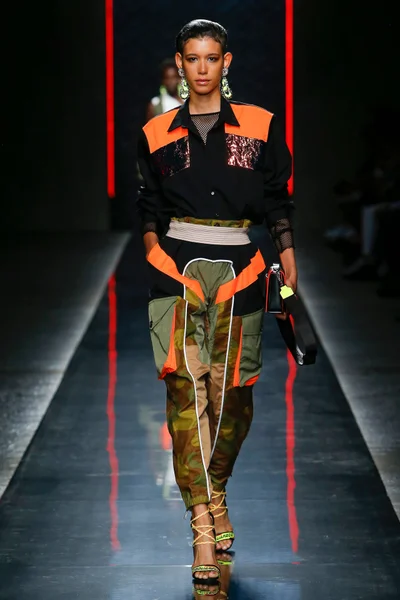 Look 23